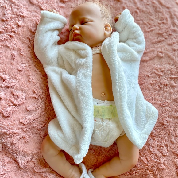 This is Katie! she breaths, coos, and has a heartbeat! she is a reborn baby doll - Picture 7 of 9